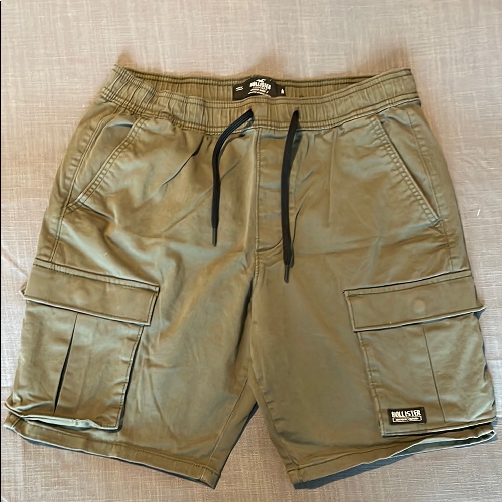 Hollister Olive Green Men's Cargo Shorts